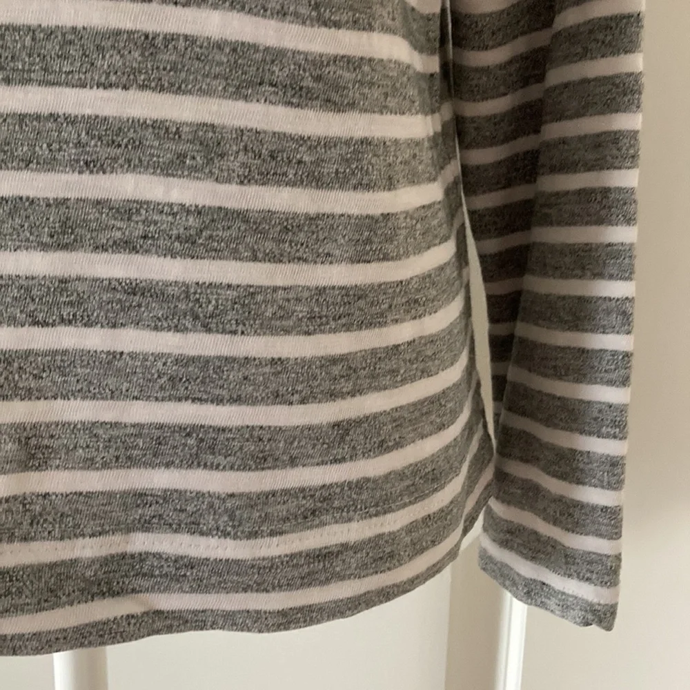 J. Crew medium long sleeve top stripes gray white